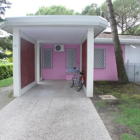 Apartment With Parking And Garden In *